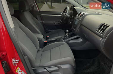 Хетчбек Volkswagen Golf 2007 в 