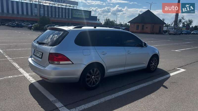 Універсал Volkswagen Golf 2010 в Кривому Розі