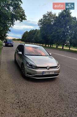 Універсал Volkswagen Golf 2017 в Києві
