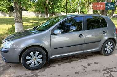 Хетчбек Volkswagen Golf 2004 в 