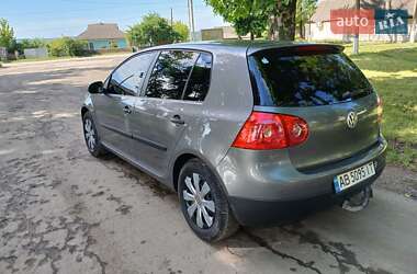 Хетчбек Volkswagen Golf 2004 в 