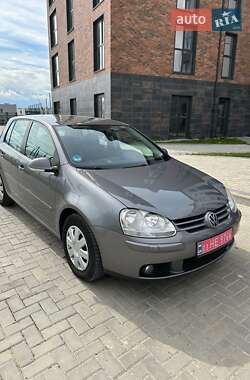 Хетчбек Volkswagen Golf 2006 в Луцьку