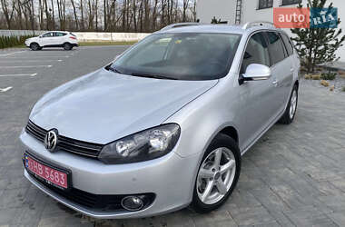 Універсал Volkswagen Golf 2010 в 