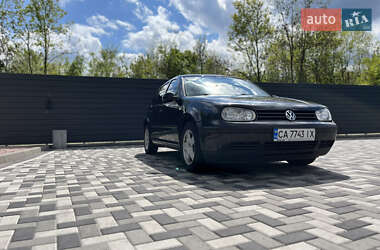 Хетчбек Volkswagen Golf 1998 в 