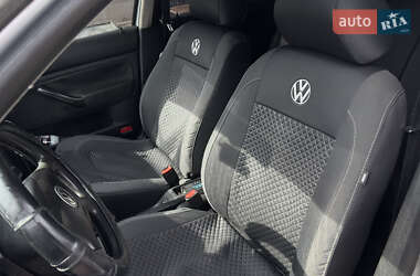Хэтчбек Volkswagen Golf 2001 в 