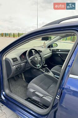 Універсал Volkswagen Golf 2009 в 