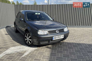Хэтчбек Volkswagen Golf 2001 в Киеве