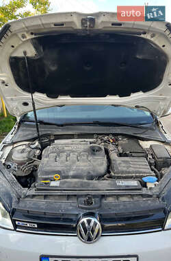 Універсал Volkswagen Golf 2014 в 