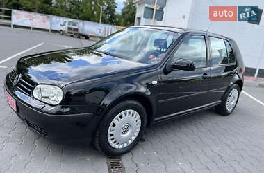 Хетчбек Volkswagen Golf 2002 в 