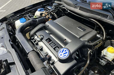 Хетчбек Volkswagen Golf 2002 в 