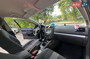 Хэтчбек Volkswagen Golf 2007 в 