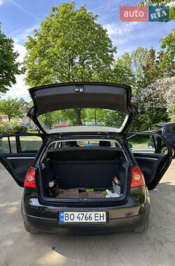 Хэтчбек Volkswagen Golf 2007 в 