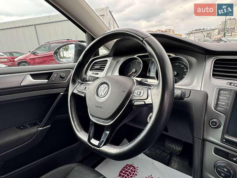 Универсал Volkswagen Golf 2016 в Львове
