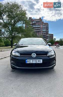 Хетчбек Volkswagen Golf 2016 в 