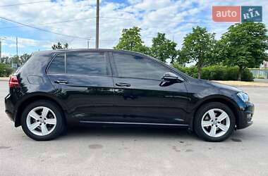 Хетчбек Volkswagen Golf 2016 в 