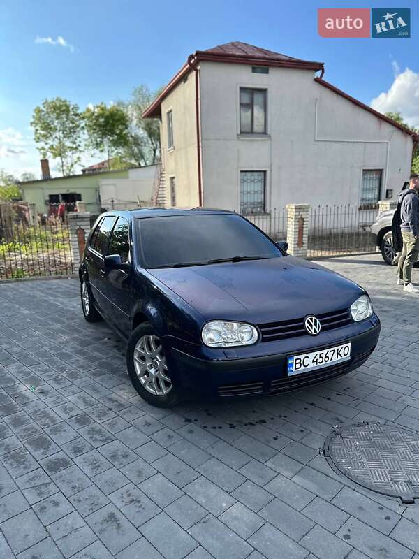 Хэтчбек Volkswagen Golf 2001 в Куликове