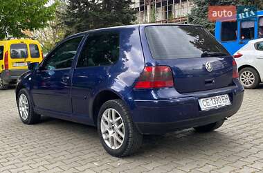 Хэтчбек Volkswagen Golf 2002 в 