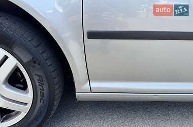 Универсал Volkswagen Golf 2002 в 