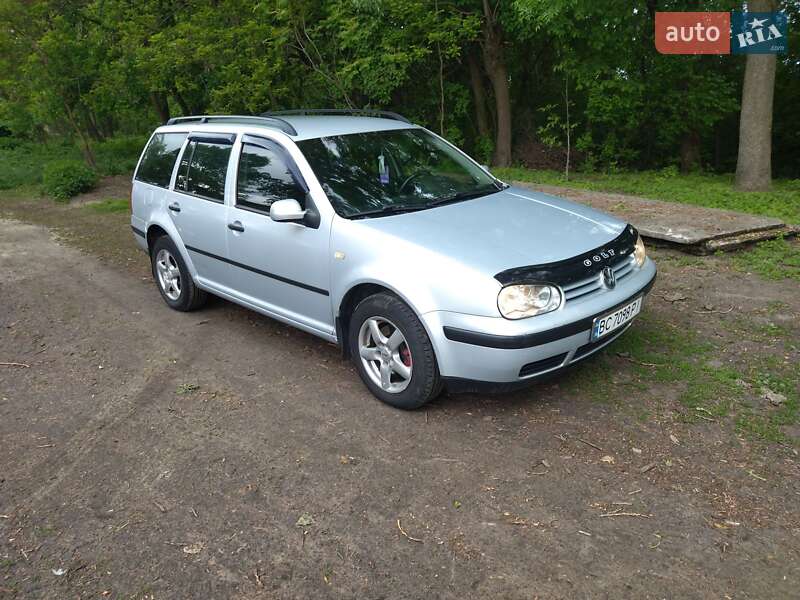 Универсал Volkswagen Golf 2000 в Добросине