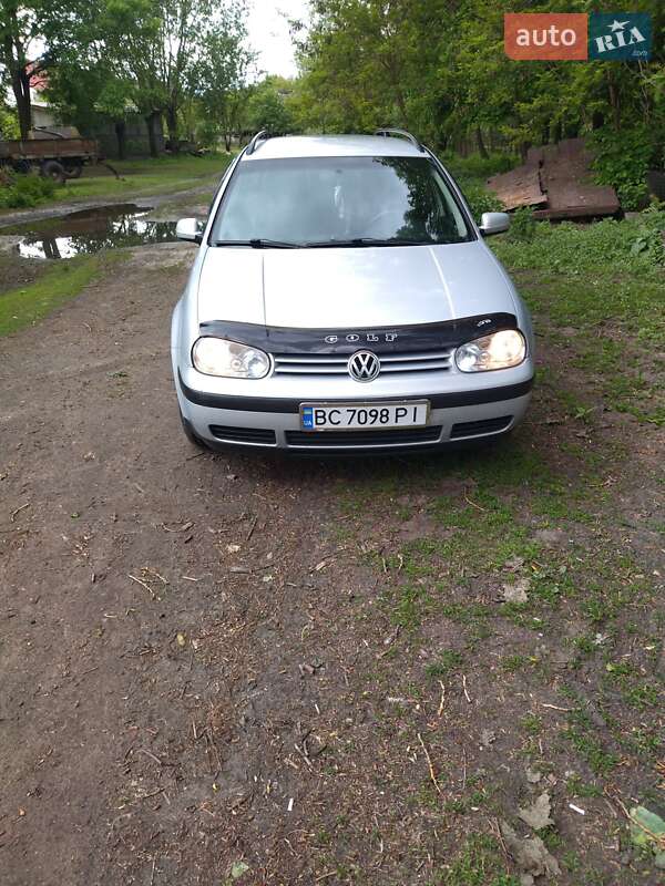 Универсал Volkswagen Golf 2000 в Добросине