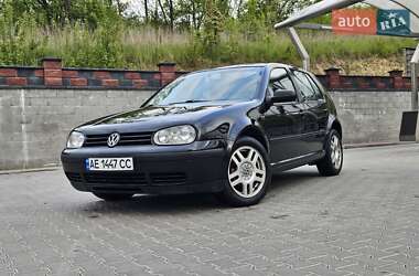 Хетчбек Volkswagen Golf 2002 в Рівному