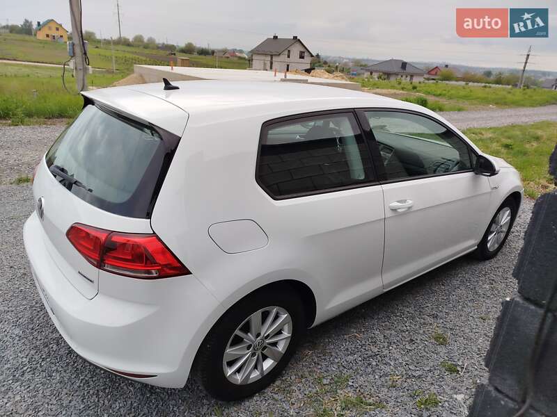 Хетчбек Volkswagen Golf 2014 в Рівному