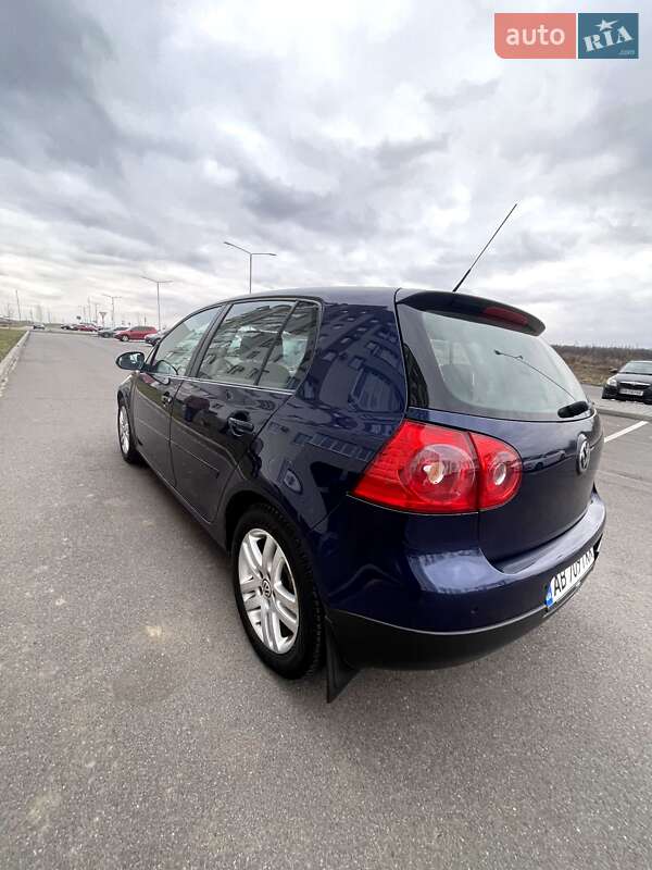 Хетчбек Volkswagen Golf 2006 в Вінниці