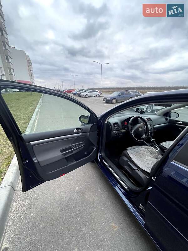 Хетчбек Volkswagen Golf 2006 в Вінниці