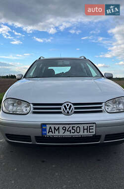 Универсал Volkswagen Golf 2004 в Черняхове