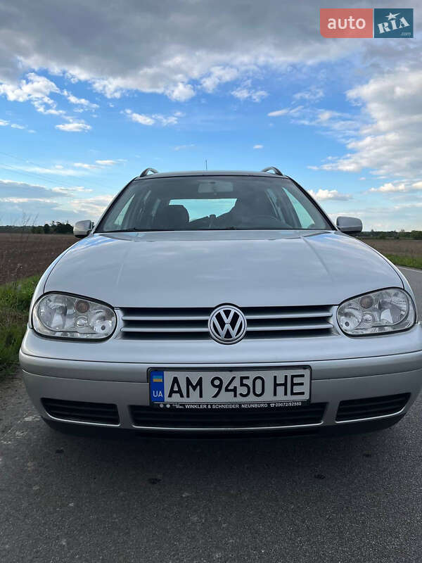 Volkswagen Golf 2004
