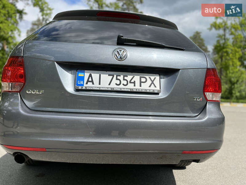 Универсал Volkswagen Golf 2011 в Буче