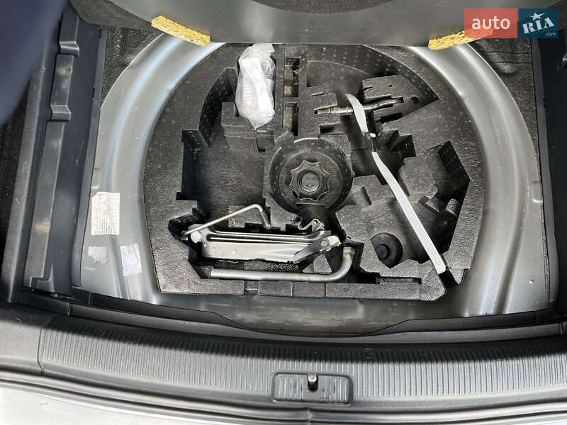 Универсал Volkswagen Golf 2011 в Буче