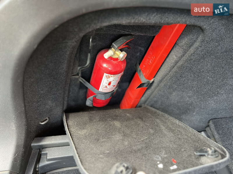 Универсал Volkswagen Golf 2011 в Буче