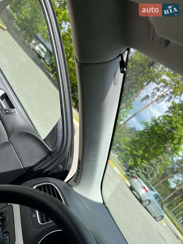 Универсал Volkswagen Golf 2011 в Буче