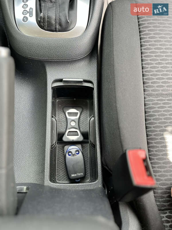 Универсал Volkswagen Golf 2011 в Буче