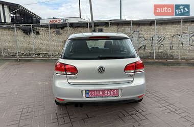 Хетчбек Volkswagen Golf 2010 в 