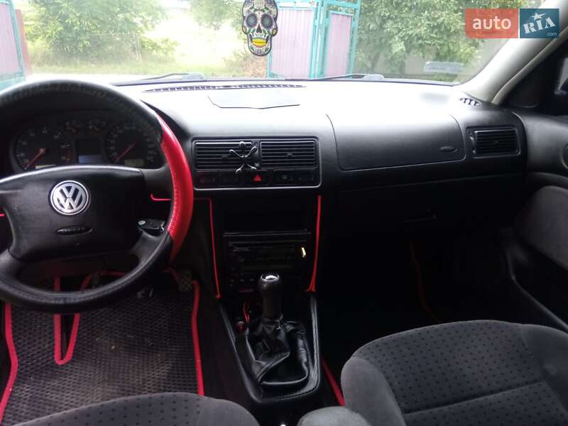 Хэтчбек Volkswagen Golf 1999 в Бродах