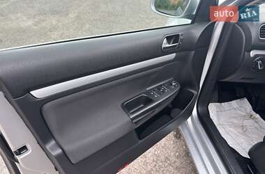 Універсал Volkswagen Golf 2010 в 