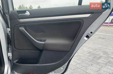 Универсал Volkswagen Golf 2013 в 
