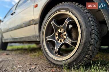 Хетчбек Volkswagen Golf 1990 в 