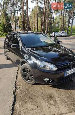 Хэтчбек Volkswagen Golf 2008 в Нетешине
