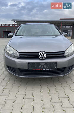 Хэтчбек Volkswagen Golf 2009 в 