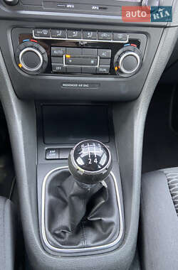 Хэтчбек Volkswagen Golf 2009 в 
