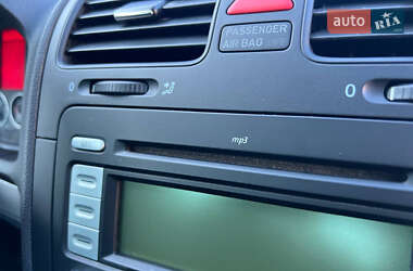 Хэтчбек Volkswagen Golf 2008 в 