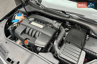Хэтчбек Volkswagen Golf 2008 в 
