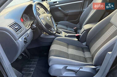 Хэтчбек Volkswagen Golf 2008 в 
