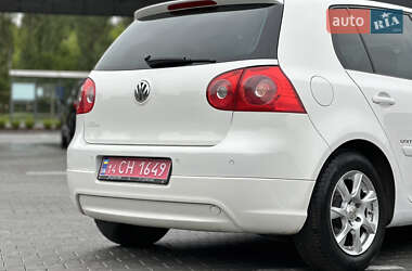 Хетчбек Volkswagen Golf 2008 в 