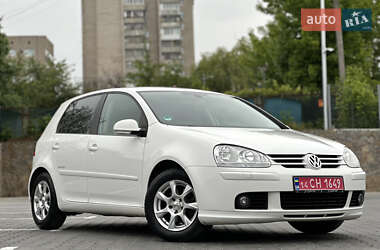 Хетчбек Volkswagen Golf 2008 в 