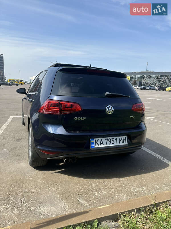 Хэтчбек Volkswagen Golf 2014 в Киеве
