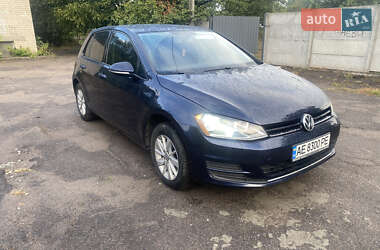 Хетчбек Volkswagen Golf 2015 в Дніпрі